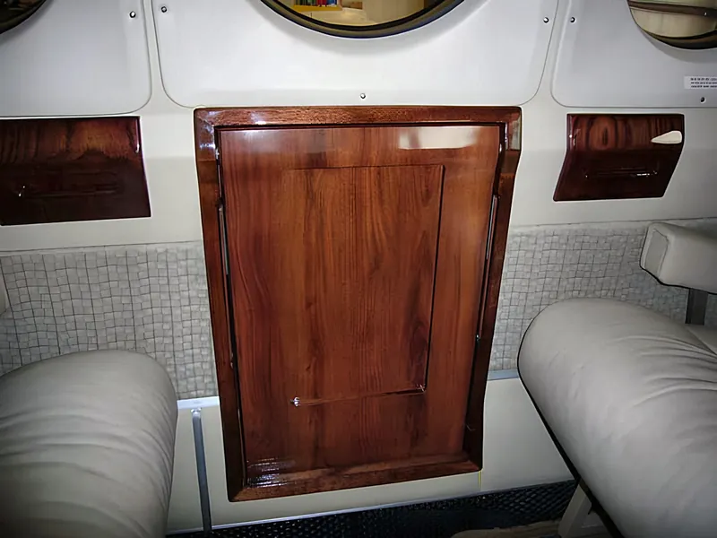 King Air B200: Mahogany cabinet door